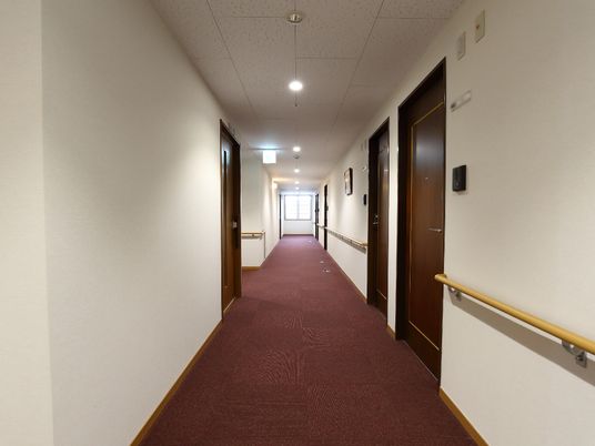  清潔感のある廊下  