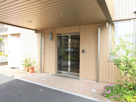 明るいエントランス