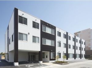 清潔な白い建物の外観