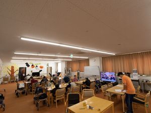 多機能スペース活気あり