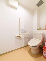 便宜を図った清潔なトイレ