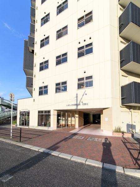 多階層建物のエントランス