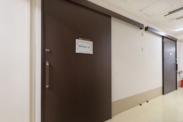 清潔な廊下の様子 廊下 ゆったりとした廊下が、快適な勤務環境をお約束します。