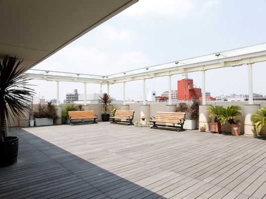 明るい開放的なテラス