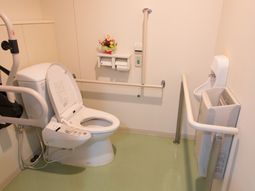 バリアフリー対応のトイレ