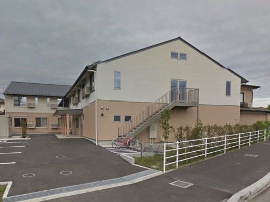 ゆとりのある外観の建物