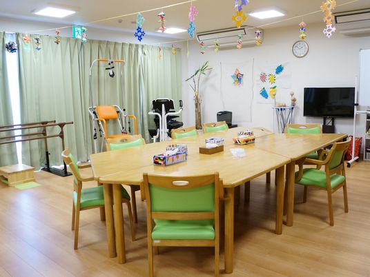 装飾付き共有ダイニングルーム