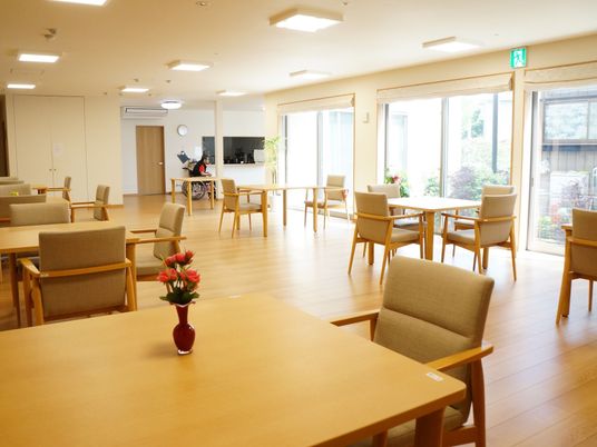 明るいダイニングルーム