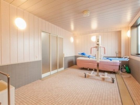 清潔感ある広々とした浴室