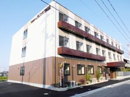 明るい日差しの中観