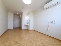 明るい居室の空間