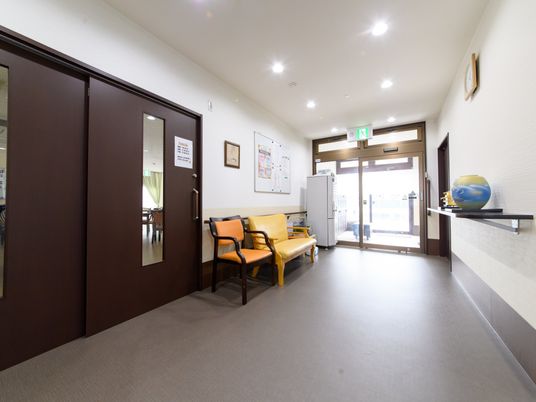 明るく清潔なエントランス