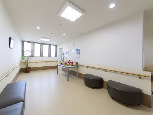 広々とした明るい多目的室