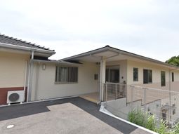 清潔感のある建物の外観