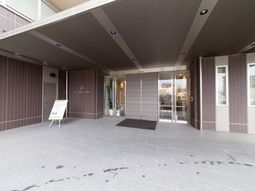 施設のエントランス風景