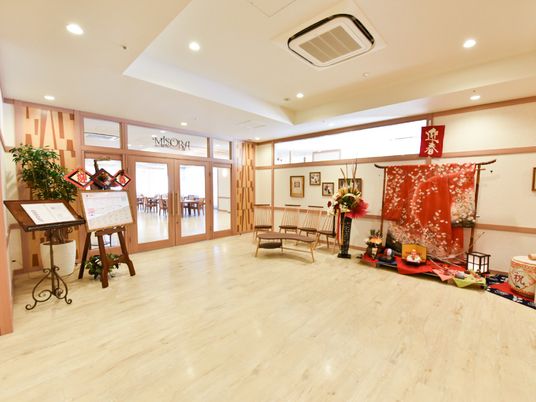 和風装飾のあるロビーエリア