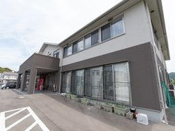 モダンな建物のエントランス