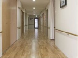 明るい廊下の光景