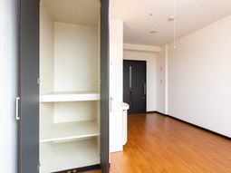 明るい空間の居室閲覧