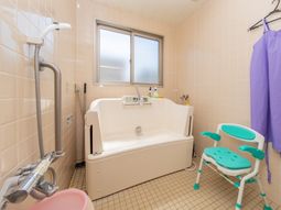 清潔な浴室設備