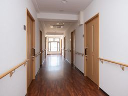 明るい廊下の様子