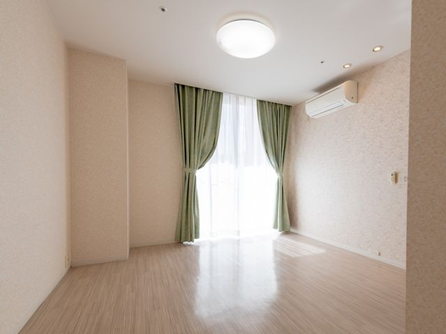 広々とした居室の内観