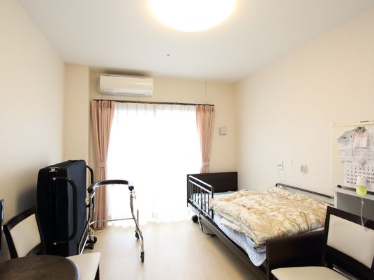 整頓された広々とした居室