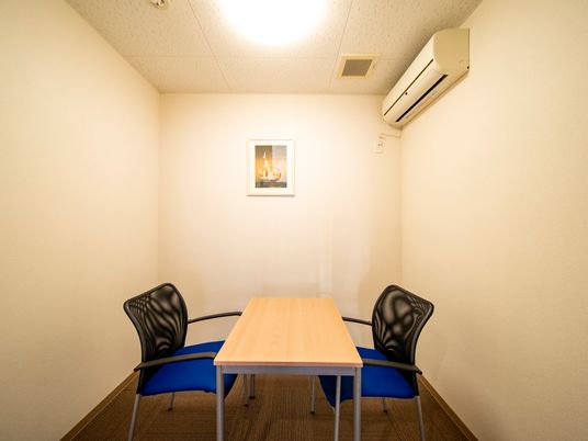 シンプルな応接室