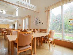 明るいダイニングスペース