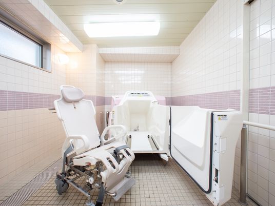 バリアフリーの浴室設備