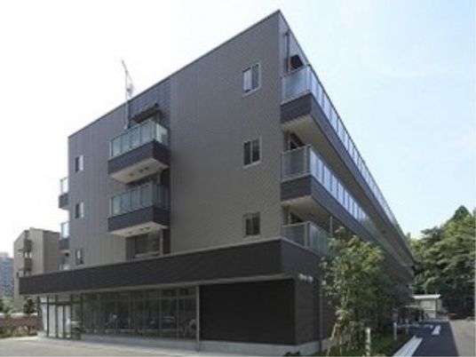 モダンな建物の外観