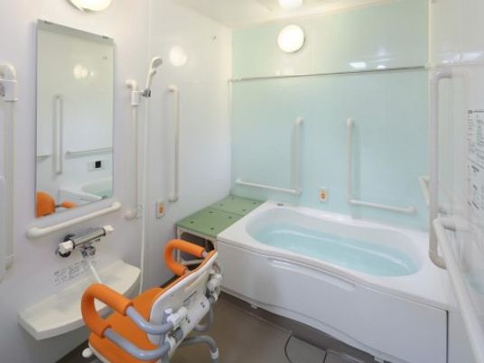 バリアフリー対応の浴室