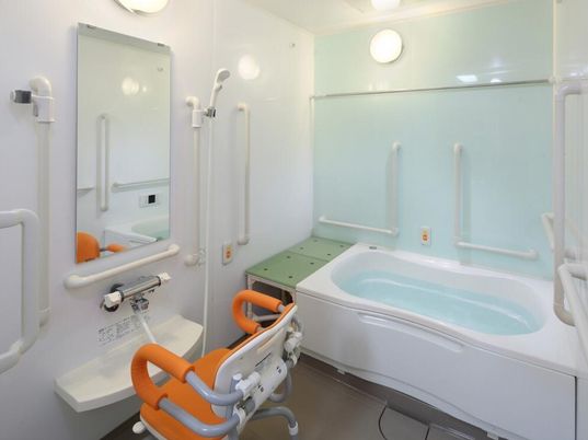 バリアフリーの浴室設備