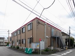 落ち着いた色調の外観