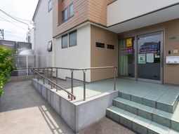 バリアフリーのエントランス