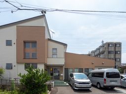 ゆったりとした外観の施設
