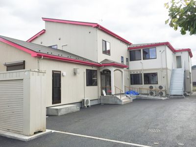 多機能な施設の外観