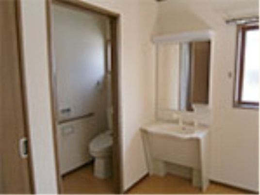 洗面台とトイレの室内