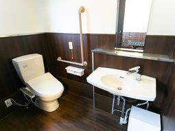 バリアフリーのトイレ設備