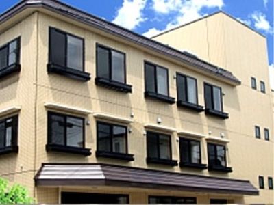 きれいな建物の外観
