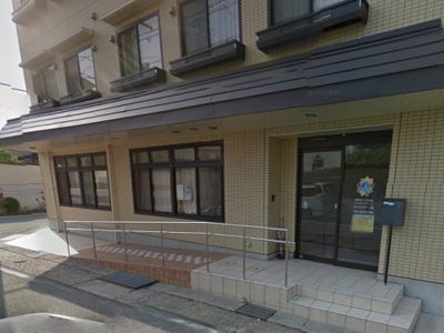 清潔感のある建物正面
