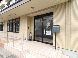 エントランスの外観