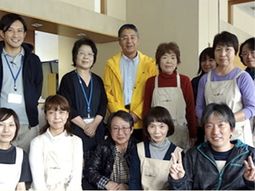 スタッフの集合写真