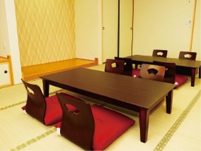 和室のローテーブルと椅子