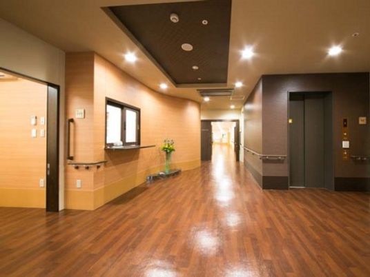 広々とした綺麗な廊下