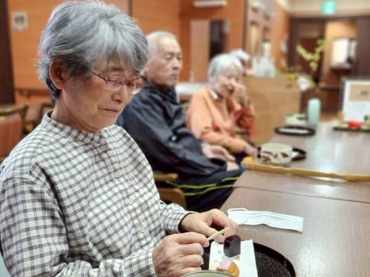 広々とした明るい食堂