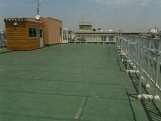 中庭の広々とした空間