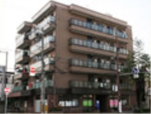 多階層の建物外観