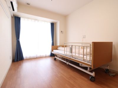 明るい居室の一角