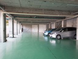 広々とした駐車場